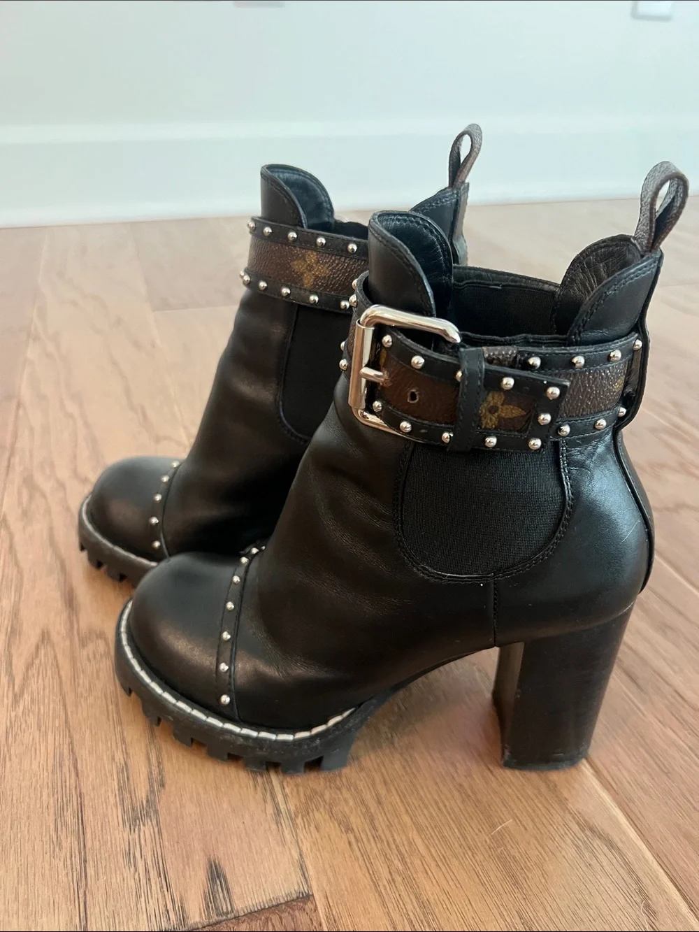 Louis Vuitton Star trail leather ankle boots 35.5